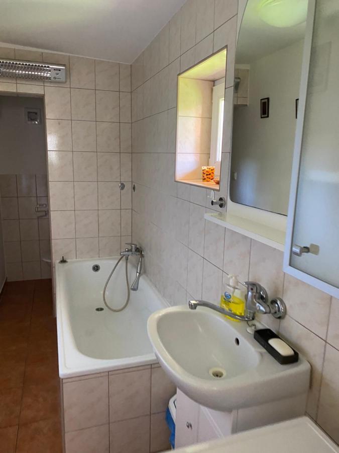 Vityesz Vendeghaz ** Apartment Chl'aba Ngoại thất bức ảnh