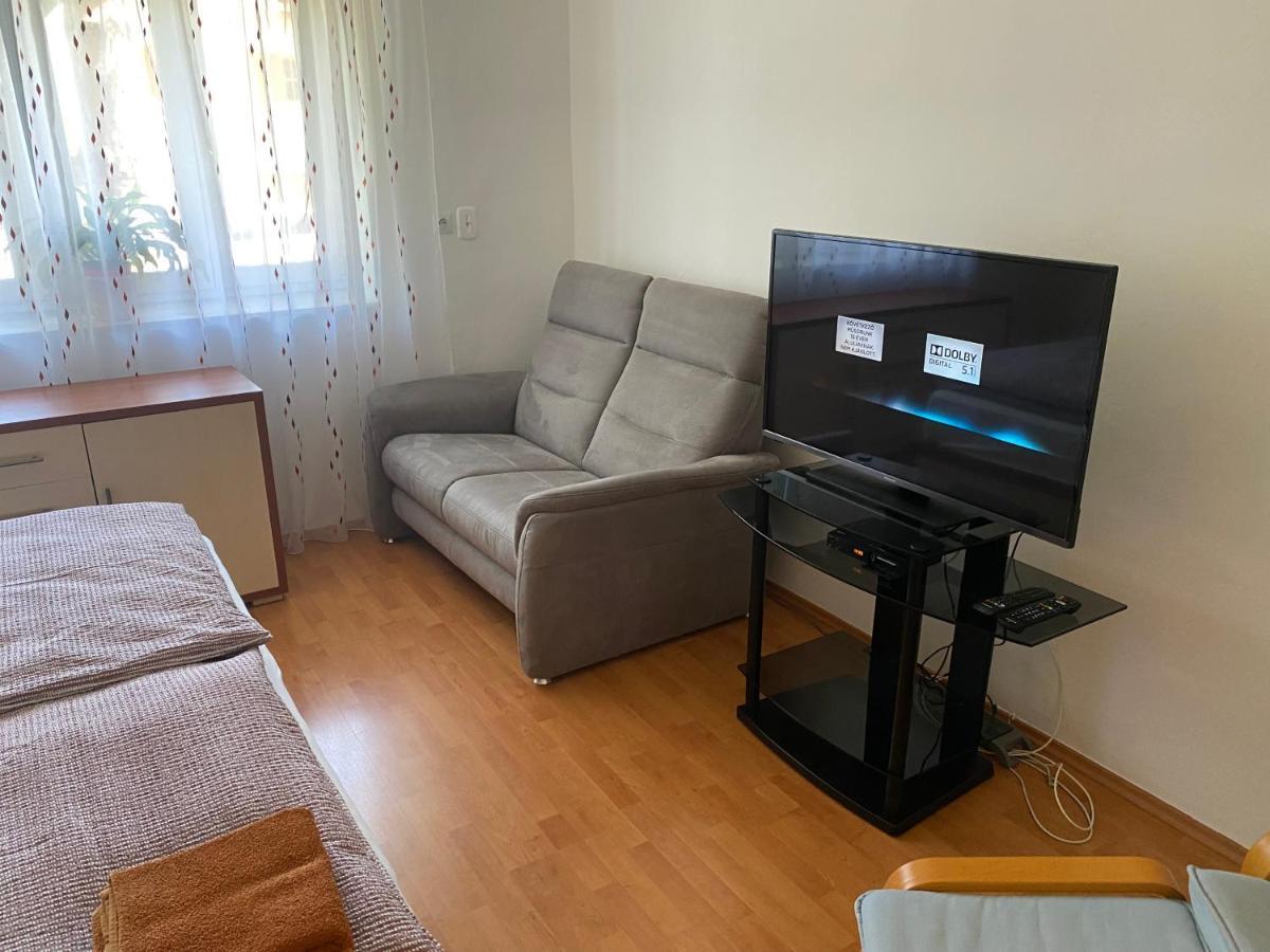 Vityesz Vendeghaz ** Apartment Chl'aba Ngoại thất bức ảnh
